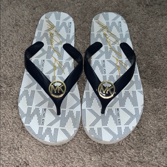 michael kors flip flops navy